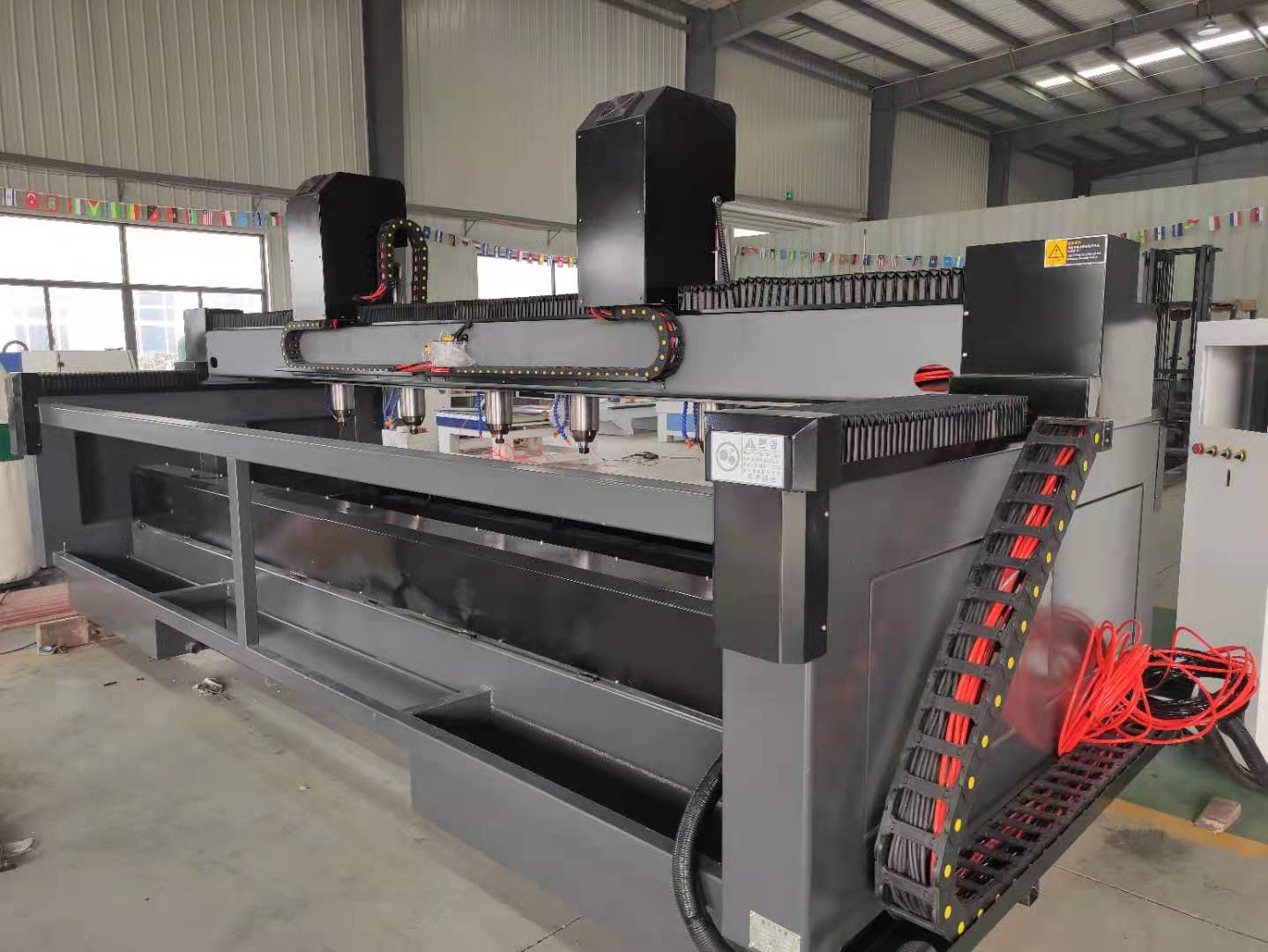 四工序開料機設備都有哪些特點呢？